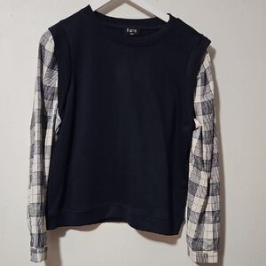 Fate Navy Top with Checkered Sleeves